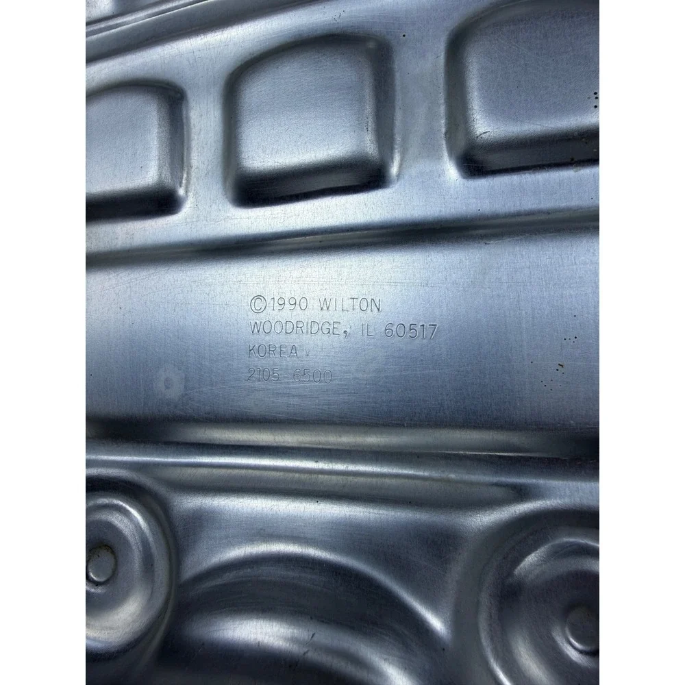 Wilton Vintage 1990 Locomotive Train Aluminum Cake Pan 2105-6500‎ Silver